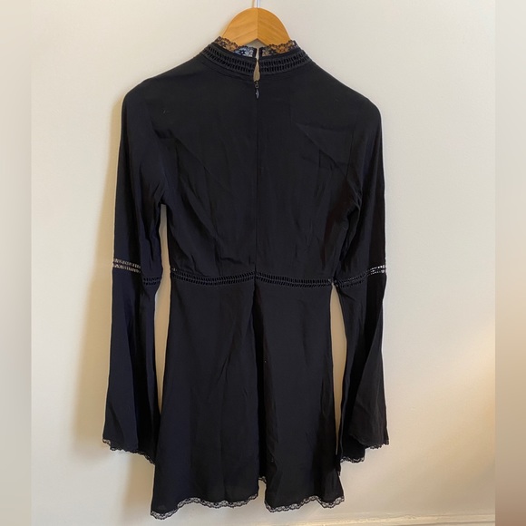 FOR LOVE AND LEMONS Willow Bell Sleeve Dress in Black - Picture 4 of 12